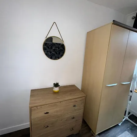 5b Queens Street, Appartement *