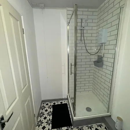 5b Queens Street, Appartement