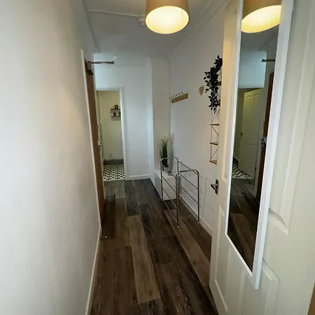 Appartement 5b Queens Street, *