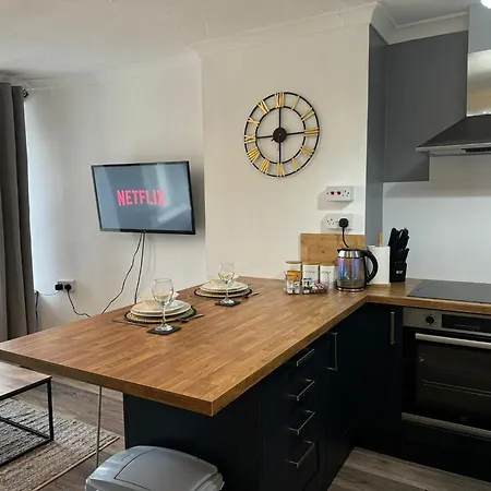 Apartment 5b Queens Street,